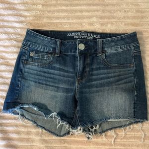 AEO Denim Shorts 360° Super Stretch Shortie Size 4 Medium to Dark Wash